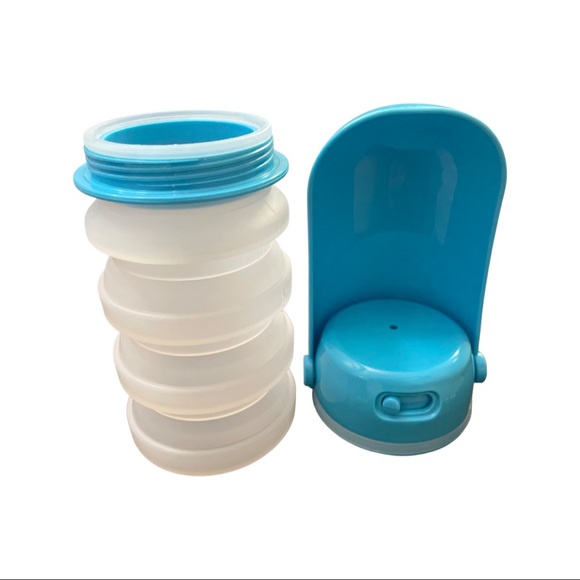 Pet expandable silicone water bottle - Picture 1 of 4